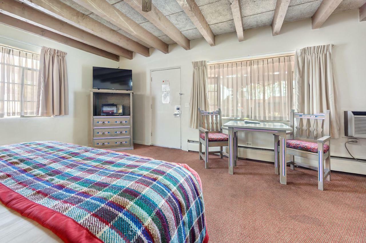 Kachina Lodge Resort And Meeting Center Taos Exterior photo